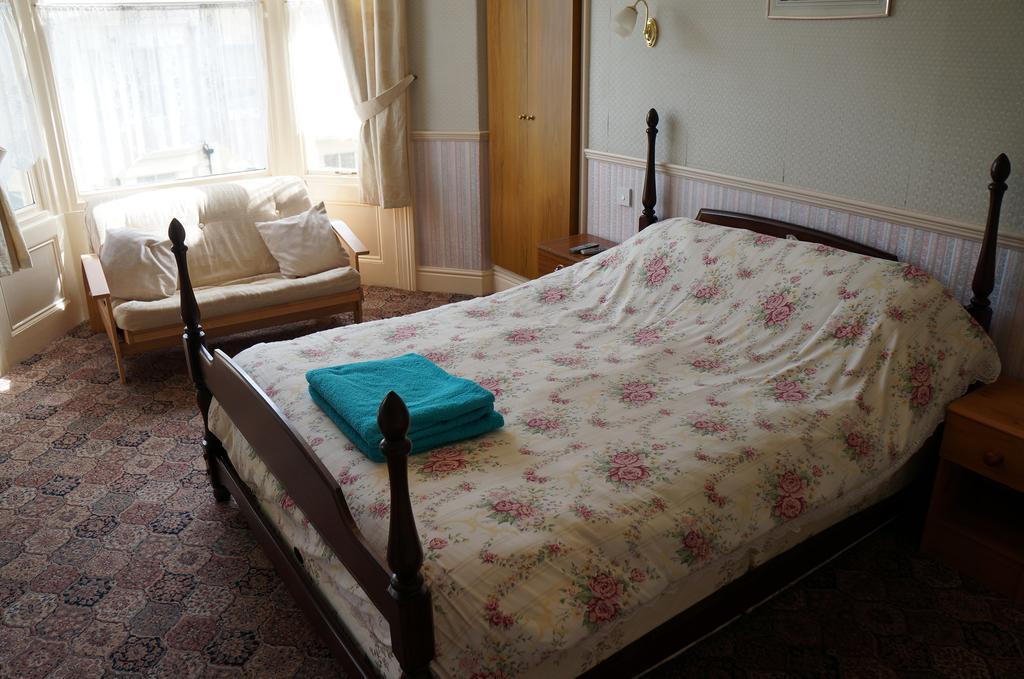 The Captain Guesthouse スカーバラ エクステリア 写真