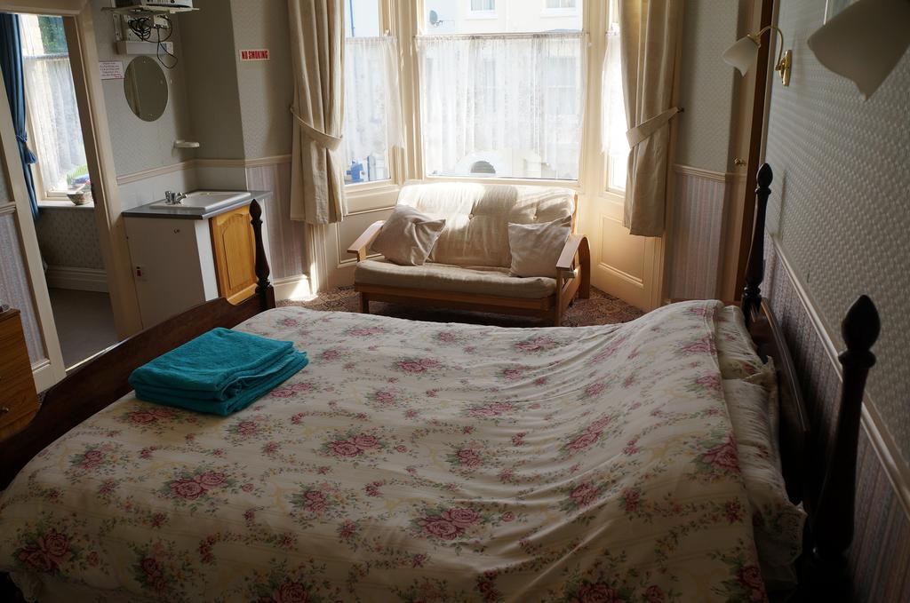 The Captain Guesthouse スカーバラ エクステリア 写真